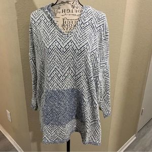 Easel hoodie size‎ small to medium